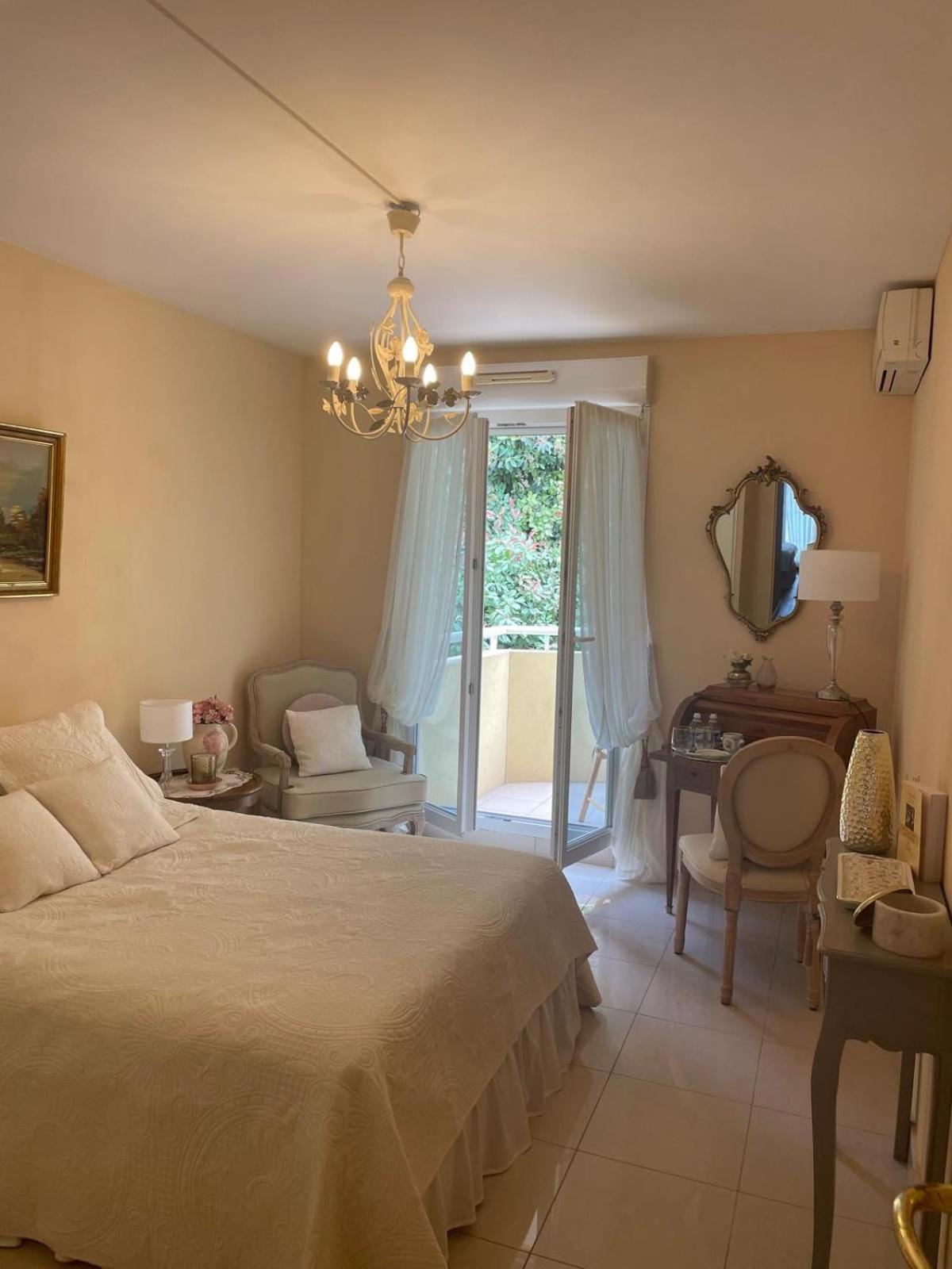 Grace & Breakfast Bed & Breakfast Beausoleil Bagian luar foto