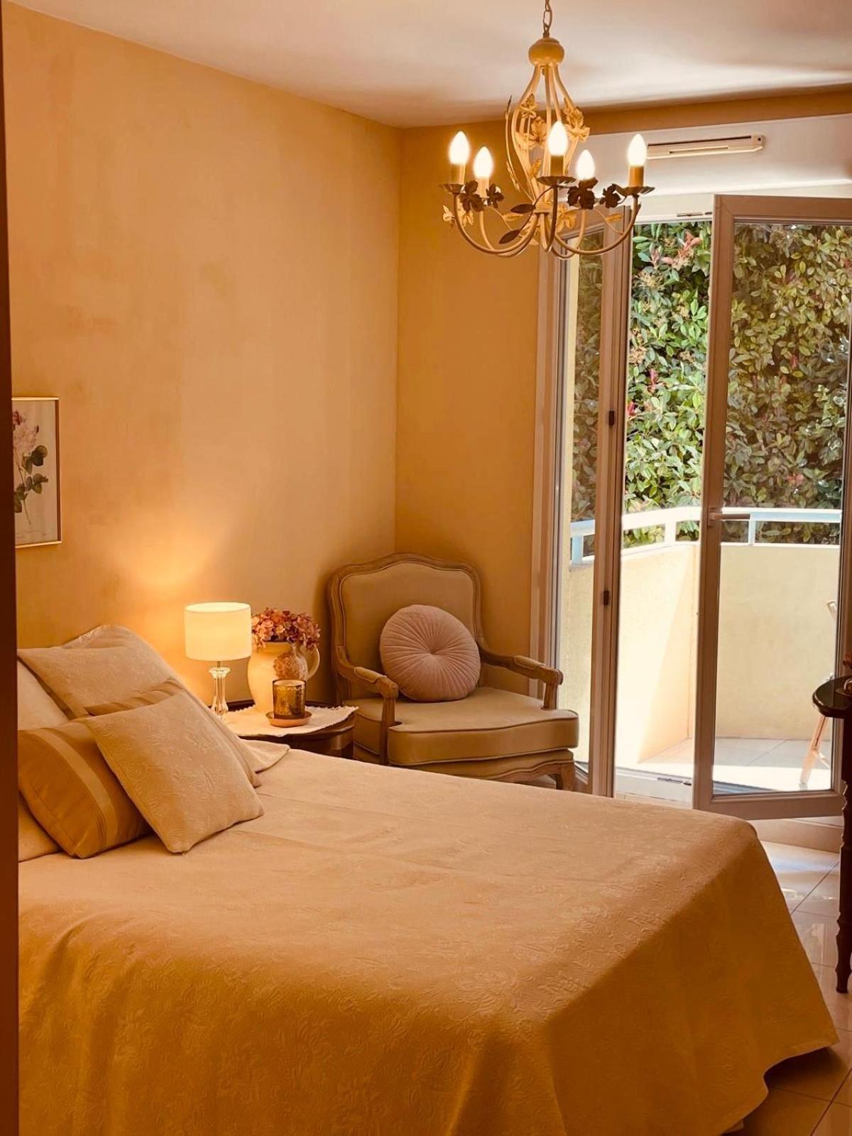 Grace & Breakfast Bed & Breakfast Beausoleil Bagian luar foto