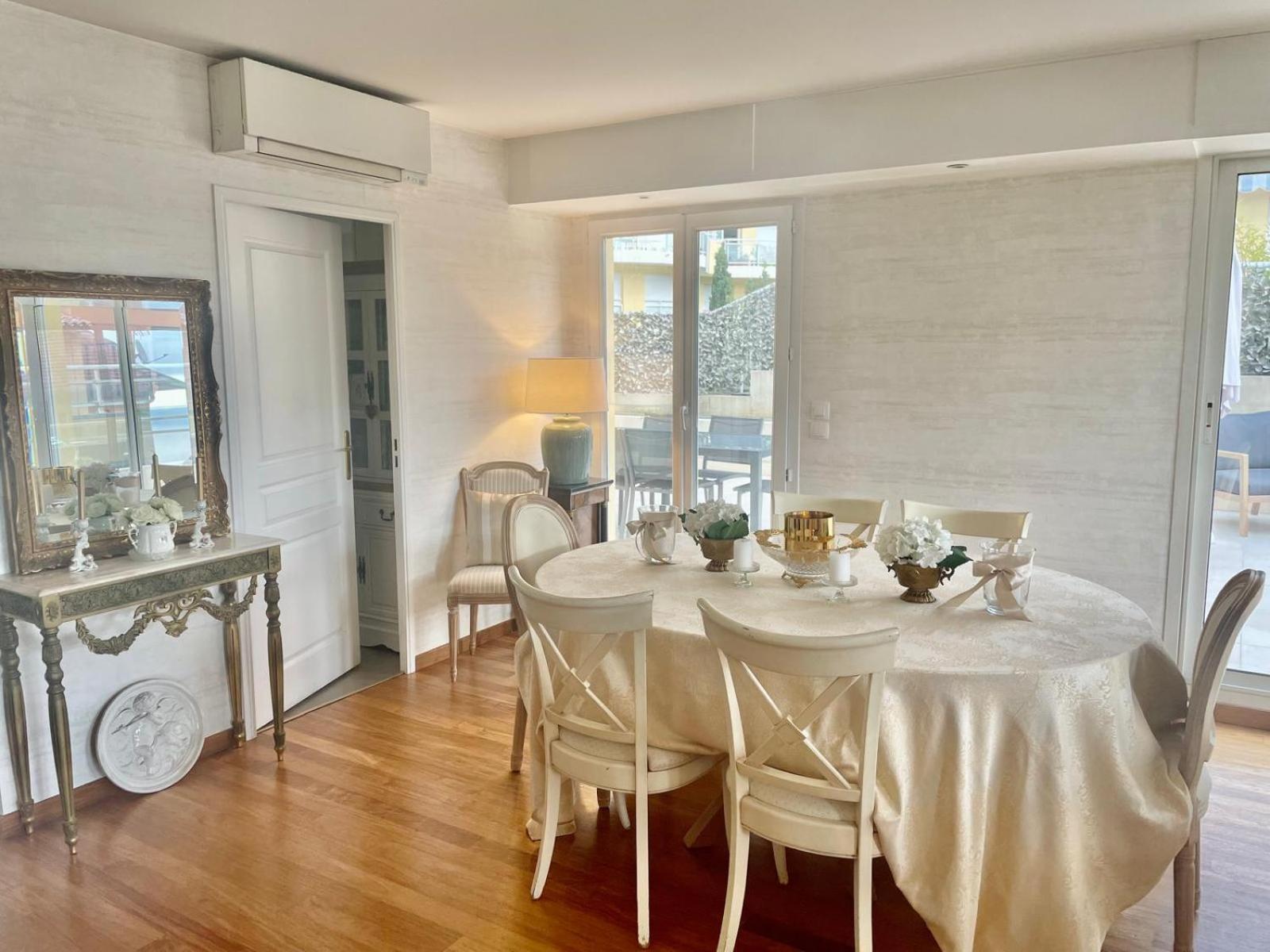Grace & Breakfast Bed & Breakfast Beausoleil Bagian luar foto